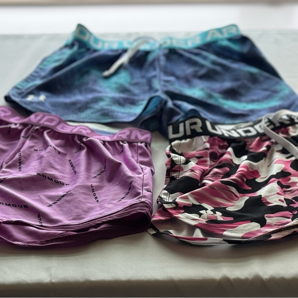Under Armour Shorts Trio - Purple, Blue, Pink Camo (Size YL) Girl’s Clothing - Picture 6 of 11